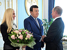 Кобзон рассказал, что Путин подарил ему на юбилей бронзового бизона