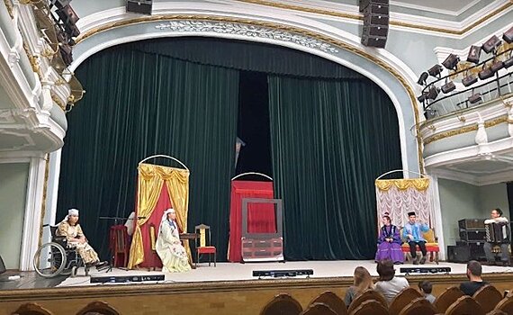 "Театр — это портал в татарскую культуру": главные тезисы стратегической сессии о миссии Тинчуринского театра
