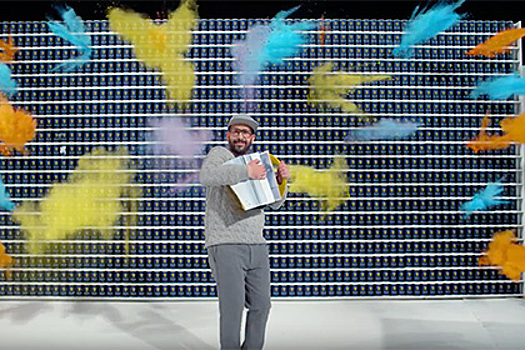 Музыкантов группы OK Go обстреляли краской в замедленной съемке