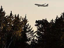 Самолет с 90 пассажирами на борту совершил аварийную посадку в Хабаровске