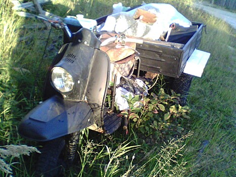 В Ленинском районе разбился мужчина на мотороллере