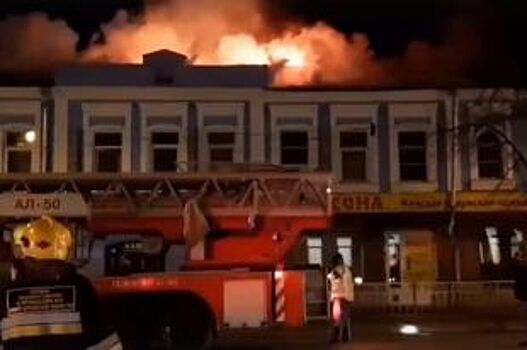 В Нижнем Новгороде из горящего здания эвакуировали 45 человек