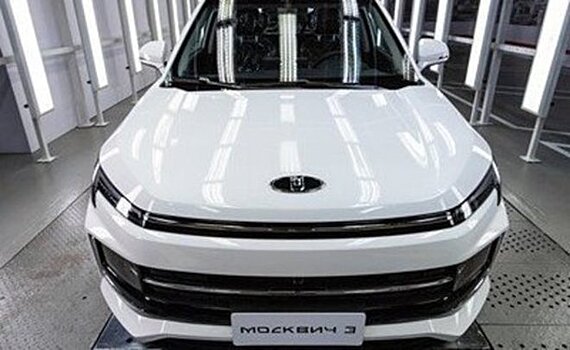 Директор автосалона о "Москвиче 3": "Продажи уже вовсю идут"
