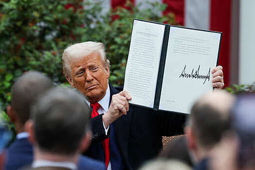Экономист Селезнев: после введения торговых пошлин, Трамп займется ФРС