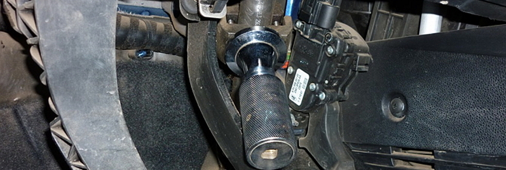 Механическая блокировка рулевого колеса – простые средства для защиты от угона