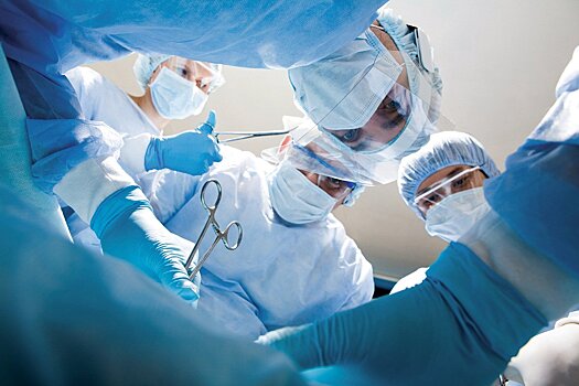 Хирурги Краснодарской краевой больницы удалили пациенту огромную опухоль головы