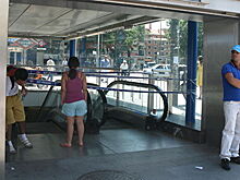 СМИ сообщили о пассажире, точившем нож в вагоне мадридского метро