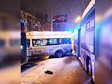В Уфе в результате столкновения трех автобусов пострадали пять пассажиров