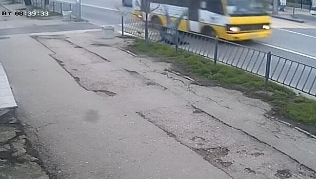 Пешехода отбросило на пять метров после страшной аварии в Севастополе