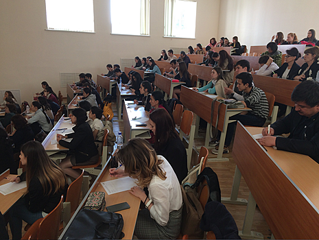 Тотальный диктант в Узбекистане: учиться никогда не поздно