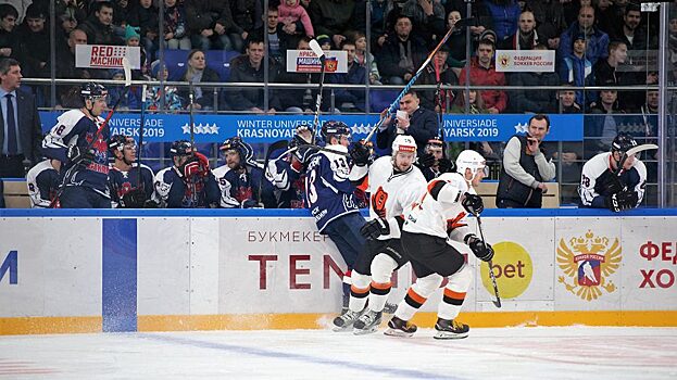 Хоккейный «Сокол» разгромил пермяков на льду «Кристалл арены»