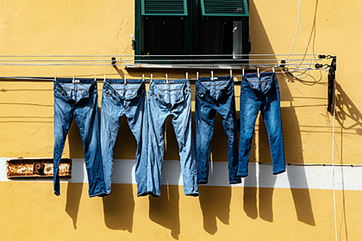 В прачечной объяснили, как часто нужно стирать джинсы