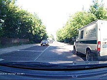 В Пензе инкассатор банка устроил гонки на дороге с «обиженным» водителем