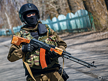 Росгвардейцы в Новокузнецке на большой скорости протаранили столб