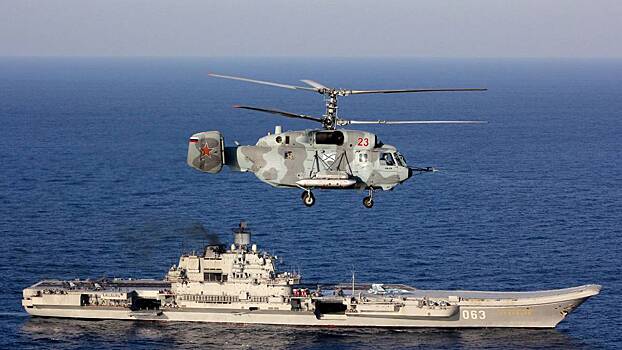 Англичанка гадит в памперсы