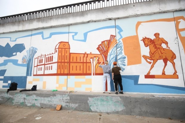 Студенты-художники украсили подпорную стену на волгоградской набережной
