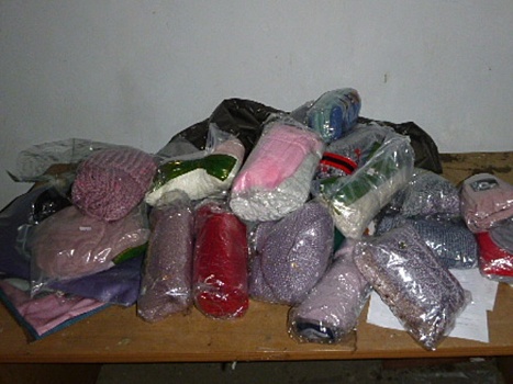 Шапки в колесах: украинка пыталась спрятать от донских таможенников более сотни головных уборов