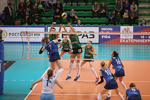 «Уралочка» завершила домашнюю серию суперлиги разгромной победой над «Сахалином»