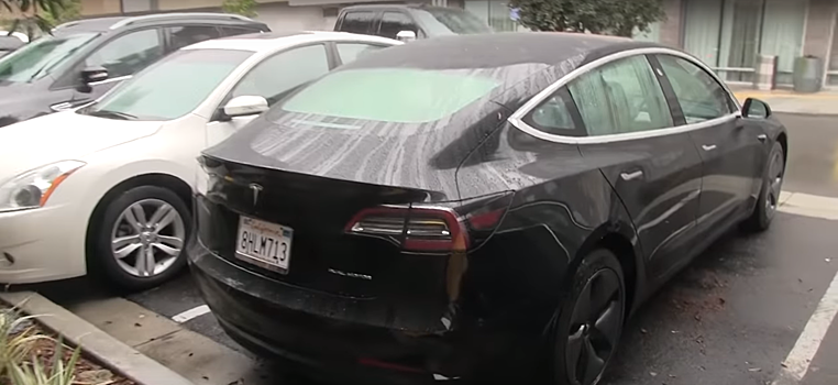 Владелец Tesla показал абсурдный недостаток в самом инновационном авто в мире