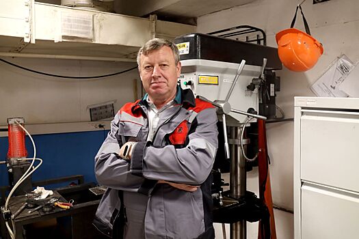 «Единичка, тройка, пятерка»: зарядчик огнетушителей Системы 112 Москвы рассказал о своей работе