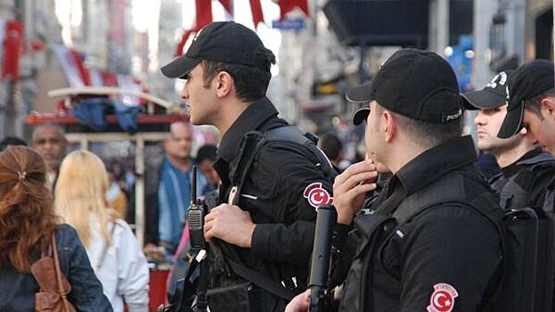 Неизвестные напали на отель в Стамбуле