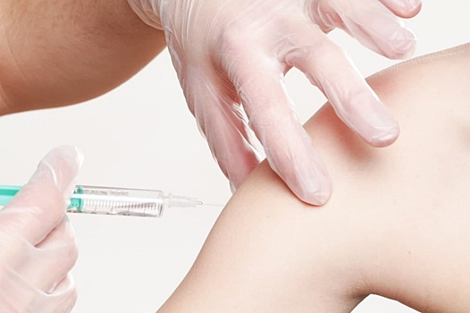В Шереметьево образовалась очередь из желающих вакцинироваться