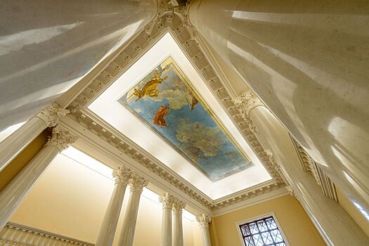 Потолочную живопись отреставрировали в павильоне «Зерно» на ВДНХ