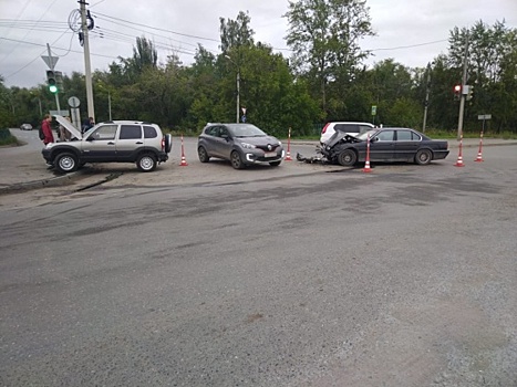 Молодой водитель в Омске устроил серьезное ДТП с BMW