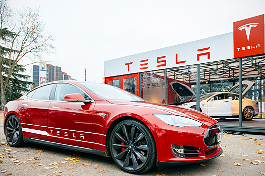 Tesla решила экономить на доставке электромобилей
