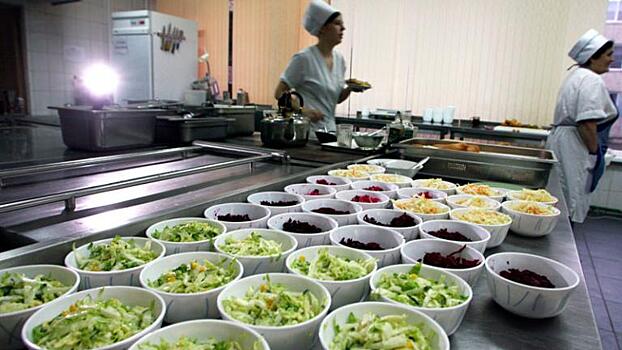 Российские школьники стали падать в голодные обмороки