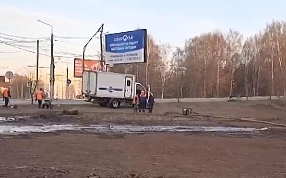 В Кальном два дня лились «зловонные фонтаны»