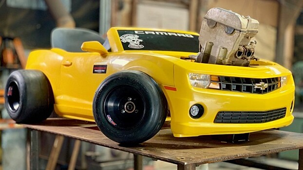 Видео: игрушечный Chevrolet Camaro с настоящим мотором жжет покрышки