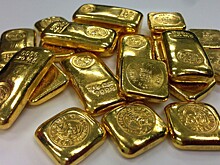 Почему во всем мире стремительно скупают золотые слитки и монеты
