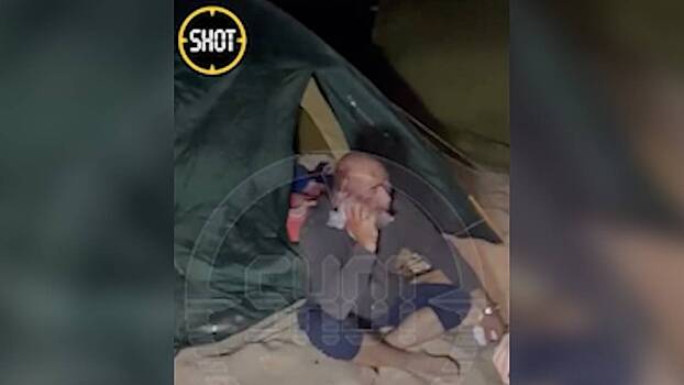 Пьяный российский чиновник с ножом напугал людей на пляже и попал на видео