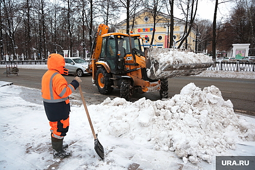 В ЯНАО не могут найти подрядчика для уборки снега с территории детского сада