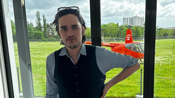 Сын Алена Делона потребовал в суде аннулировать завещание отца