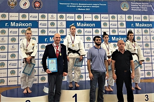 Иранская тяжелоатлетка завоевала бронзу на чемпионате в Ташкенте