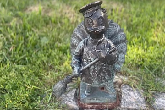 В Серпухове можно отыскать фигурки павлинов, которые стали символом города