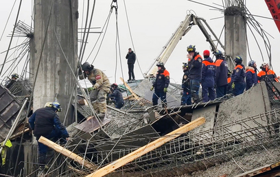 Сырой бетон затрудняет работу спасателей после обрушения на Сахалине