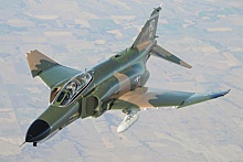 ВВС Южной Кореи провели прощальный полет для своих F-4
