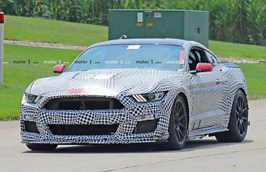 В Интернете появились снимки Ford Mustang Shelby GT500