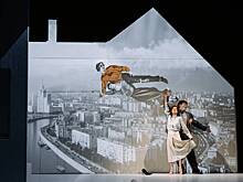 Антимиры, апельсины: зрителям показали перформанс об Андрее Вознесенском