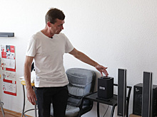 Меценаты помогли слепому свердловчанину с жильем после пожара