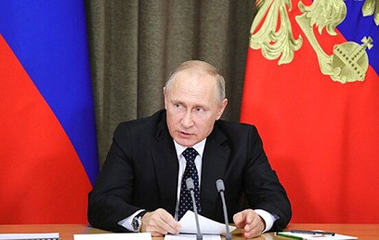 Путин обсудил с военными создание гиперзвукового оружия