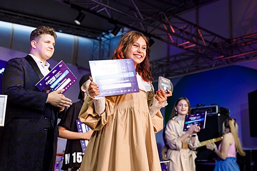 Участница проекта "Голос. Дети" Настасья Комарова выиграла фестиваль музыки и кино "Саундтрек"