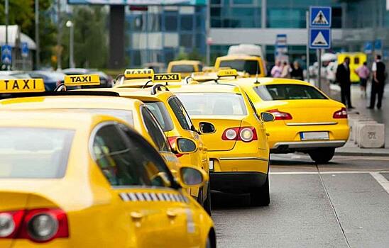 Какие автомобили подходят для такси: рейтинг без «Соляриса» и «Рио»