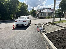 В Оренбурге на перекрестке улиц Чичерина и Казаковской под колеса авто попал велосипедист