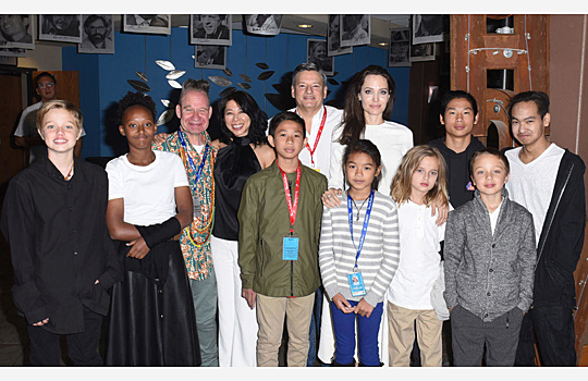 Фото: Анджелина Джоли с детьми, Натали Портман, Андрей Звягинцев на кинофестивале в Колорадо