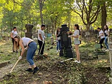 За порядок на кладбище Пятигорска теперь отвечает молодежь