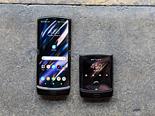 В сеть утекло первое "живое" фото раскладного Moto Razr 2020